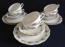 Lade das Bild in den Galerie-Viewer, 18 Teiliges KAFFEESERVICE &quot;Viola&quot; - Porzellan, Flora Veilchen Blumenblüten Blatt Blätter Motiv Dekor
