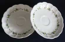 Lade das Bild in den Galerie-Viewer, 18 Teiliges KAFFEESERVICE &quot;Viola&quot; - Porzellan, Flora Veilchen Blumenblüten Blatt Blätter Motiv Dekor
