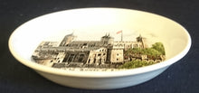Lade das Bild in den Galerie-Viewer, SAMMELTELLERCHEN UNTERSETZER - Porzellan,  Burg Schloß Tower of London Motiv Aufschrift Motiv Dekor (BC)
