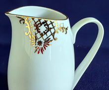 Lade das Bild in den Galerie-Viewer, 5er Set MOCCA KAFFEEKANNE MIT DECKEL &amp; MILCHKÄNNCHEN &amp; ZUCKERDOSE MIT DECKEL - Porzellan, Goldrand Geometrisch Abstrakt Symbol Zeichen Wappen Dekor Motiv
