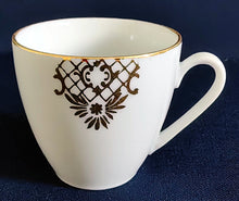 Lade das Bild in den Galerie-Viewer, 2er Set 2er MOCCA~ KAFFEEGEDECKE - Porzellan, Goldrand Geometrisch Abstrakt Symbol Zeichen Wappen Dekor Motiv
