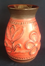 Lade das Bild in den Galerie-Viewer, BLUMENVASE - Keramik / Steingut, Abstrakt Wellen Flora Blumenblüten Pflanzen Motiv Dekor
