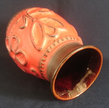 Lade das Bild in den Galerie-Viewer, BLUMENVASE - Keramik / Steingut, Abstrakt Wellen Flora Blumenblüten Pflanzen Motiv Dekor
