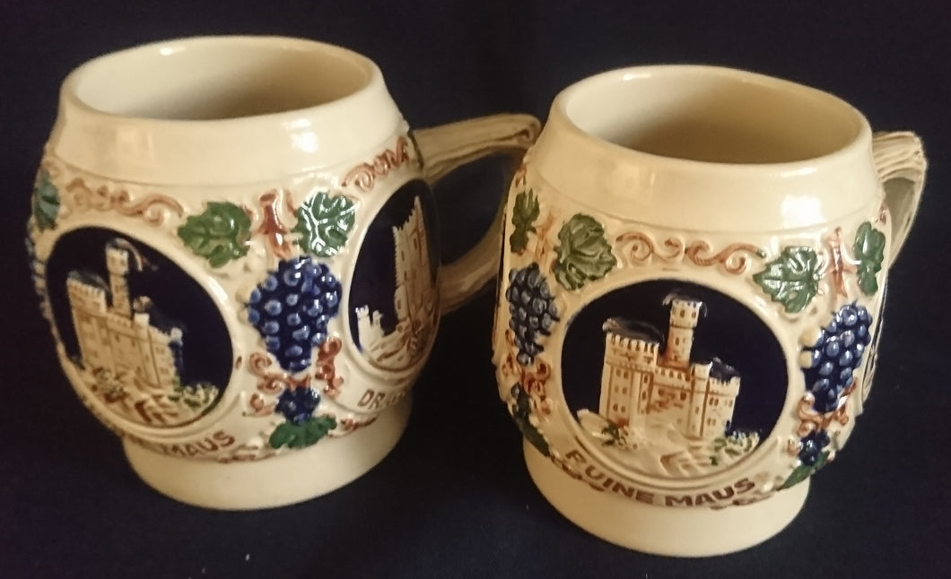 2er Set BOWLE~ GETRÄNKEKRÜGE - Keramik / Steingut, Burgen Schloß Schlösser Ruinen Weintrauben Abstrakt Aufschrift Motiv Dekor