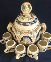 Lade das Bild in den Galerie-Viewer, BOWLESCHÜSSEL MIT DECKEL - Keramik / Steingut, Burgen Schloß Schlösser Ruinen Weintrauben Abstrakt Aufschrift Motiv Dekor

