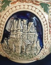 Lade das Bild in den Galerie-Viewer, BOWLESCHÜSSEL MIT DECKEL - Keramik / Steingut, Burgen Schloß Schlösser Ruinen Weintrauben Abstrakt Aufschrift Motiv Dekor
