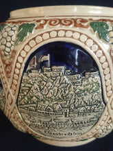 Lade das Bild in den Galerie-Viewer, BOWLESCHÜSSEL MIT DECKEL - Keramik / Steingut, Burgen Schloß Schlösser Ruinen Weintrauben Abstrakt Aufschrift Motiv Dekor
