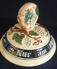 Lade das Bild in den Galerie-Viewer, BOWLESCHÜSSEL MIT DECKEL - Keramik / Steingut, Burgen Schloß Schlösser Ruinen Weintrauben Abstrakt Aufschrift Motiv Dekor
