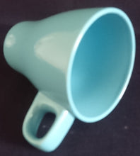 Lade das Bild in den Galerie-Viewer, KAFFEETASSE - Keramik / Steingut, Einfärbige Moderne Form Motiv
