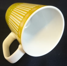 Lade das Bild in den Galerie-Viewer, KAFFEETASSE - Porzellan, Abstrakt Geometrisch Linien Zeichen Symbole Motiv Dekor

