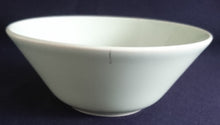 Lade das Bild in den Galerie-Viewer, SALAT~ BEILAGENSCHALE - Keramik / Steingut, Einfärbiges Klassisches Motiv Dekor
