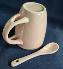Lade das Bild in den Galerie-Viewer, 2er Set ESPRESSO~ KAFFEETASSE &amp; LÖFFEL - Keramik / Steingut, Moderne Einfärbige Form Dekor (Rosa)
