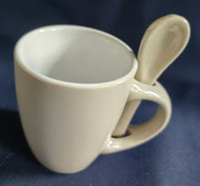 Lade das Bild in den Galerie-Viewer, 2er Set ESPRESSO~ KAFFEETASSE &amp; LÖFFEL - Keramik / Steingut, Moderne Einfärbige Form Dekor (Grau)
