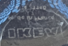 Lade das Bild in den Galerie-Viewer, WHISKEY~ WHISKY~ GETRÄNKEGLAS - Hartglas, Blaue Spirale Wirbel Quadrat Viereck Karo Motiv Dekor
