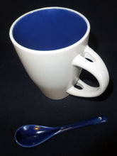 Lade das Bild in den Galerie-Viewer, 2er Set KAFFEETASSEN &amp; LÖFFEL - Keramik / Steingut, Klassisch Modern Zweifärbiges Dekor
