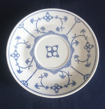 Lade das Bild in den Galerie-Viewer, 2er SUPPENTASSEN GEDECK - Porzellan, Indisch Blau Strohblumen Motiv Dekor
