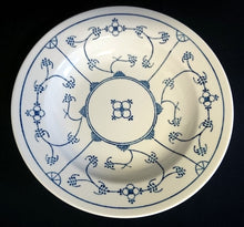 Lade das Bild in den Galerie-Viewer, 2er Set SUPPENTELLER - Porzellan, Indisch Blau Strohblumen Motiv Dekor
