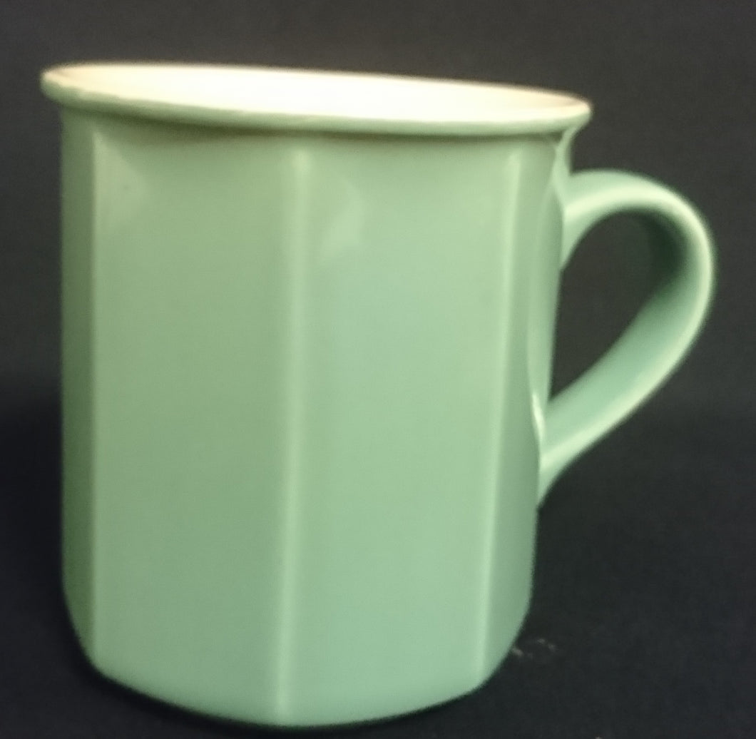 KAFFEETASSE - Keramik / Steingut, Achtkantige Oktagon Form Motiv Dekor (Hellblau Grünlich)