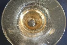 Lade das Bild in den Galerie-Viewer, 2er Set EISBECHER - Hartglas, Linien Geriffelte Blütenform Relief Form Motiv Dekor
