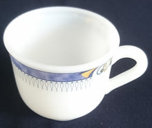 Lade das Bild in den Galerie-Viewer, TEETASSE &quot;USA Home Set&quot; - Acrylglas, Abstrakt Wolken Schleier Batik Zeichen Symbol Motiv Dekor
