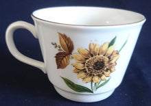Lade das Bild in den Galerie-Viewer, 2er KAFFEEGEDECK - Porzellan, Goldrand Flora Sonnenblumen Blüten Natur Motiv Dekor
