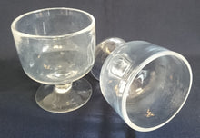 Lade das Bild in den Galerie-Viewer, 2er Set EISDESSERT BECHER - Hartglas, Kreisförmige Geometrische Form
