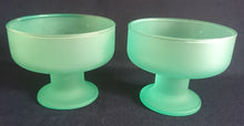 Lade das Bild in den Galerie-Viewer, 2er Set EISBECHER ~SCHALEN - Hartglas, Partyfarbende Moderne Einfärbiges Motiv Dekor (Grün)
