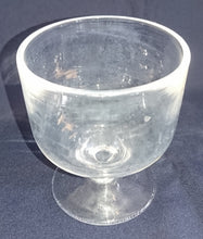 Lade das Bild in den Galerie-Viewer, 2er Set EISDESSERT BECHER - Hartglas, Kreisförmige Geometrische Form
