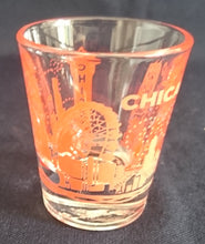 Lade das Bild in den Galerie-Viewer, SHOT KURZE SCHNAPS- GETRÄNKEGLAS - Hartglas, USA Chicago City Metropole Stadt Aufschrift Motiv Dekor
