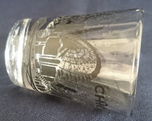 Lade das Bild in den Galerie-Viewer, 4er Set SHOT KURZE SCHNAPS- GETRÄNKEGLÄSER - Hartglas, USA Chicago City Metropole Stadt Aufschrift Motiv Dekor

