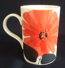 Lade das Bild in den Galerie-Viewer, KAFFEETASSE - Porzellan, Flora Große Mohnblumen Blüten Pflanzen Motiv Dekor

