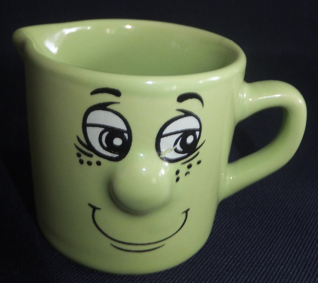 KINDER~ MILCHKÄNNCHEN - Keramik / Steingut, Gesichtszüge Ausdruck Augen Nase Mund Motiv Dekor (BC)