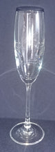 Lade das Bild in den Galerie-Viewer, 2er Set SEKT~ GETRÄNKEGLÄSER - Hartglas, Klassisch Form Motiv Dekor
