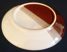 Lade das Bild in den Galerie-Viewer, 2er Set 2er KAFFFEGEDECKE - Keramik / Steingut, Streifen Sandiger Punkte Ahornblatt Motiv Dekor
