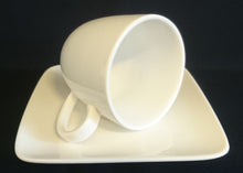 Lade das Bild in den Galerie-Viewer, 2er Set UNTERTASSEN - Porzellan, Einfärbiges Gastronomisches Motiv Dekor
