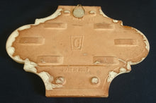 Lade das Bild in den Galerie-Viewer, 2er Set WAND~ SAMMELKACHELN - Keramik / Steingut, Internationale Wandertage Eichenbühl Der Steinmetz Handwerk Aufschrift &amp; Valentinskapelle 1915 Aufschrift Motiv Dekor
