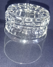 Lade das Bild in den Galerie-Viewer, WHISKEY~ WHISKY~ GETRÄNKEGLAS - Hartglas, Quadrat Vierecke Relief Motiv Dekor
