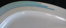 Lade das Bild in den Galerie-Viewer, KLEINE BEILAGENPLATTE &quot;Friesland&quot; - Porzellan, Abstraktes Geometrisches Linien Dekor
