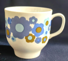 Lade das Bild in den Galerie-Viewer, 16 Teiliges MOCCA~ KAFFEESERVICE - Porzellan, Flora Blumenblüten Pflanzen Motiv Dekor
