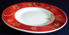 Lade das Bild in den Galerie-Viewer, 2er Set UNTERTASSEN &quot;Flirt&quot; &quot;Gold Stern&quot; - Porzellan, Advent Weihnachtssterne Breiter Motiv Dekorrand (BC)
