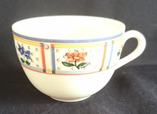 Lade das Bild in den Galerie-Viewer, 2er Set TEETASSEN &quot;Flirt&quot; - Porzellan, Flora Blumenblüten Pflanzen Linien Streifen Rand Motiv Dekor
