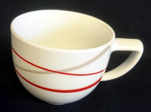 Lade das Bild in den Galerie-Viewer, 2er Set 3er KAFFEEGEDECK &quot;Novel&quot; - Porzellan, Geometrisches Linien Striche Abstrakt Breiter Rand Motiv Quadratische Form Motiv Dekor
