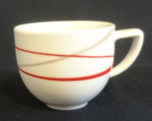 Lade das Bild in den Galerie-Viewer, 2er Set 3er KAFFEEGEDECK &quot;Novel&quot; - Porzellan, Geometrisches Linien Striche Abstrakt Breiter Rand Motiv Quadratische Form Motiv Dekor
