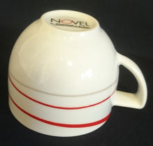 Lade das Bild in den Galerie-Viewer, KAFFEETASSE &quot;Novel&quot; - Geometrisches Linien Striche Abstrakt Motiv Dekor
