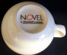 Lade das Bild in den Galerie-Viewer, KAFFEETASSE &quot;Novel&quot; - Geometrisches Linien Striche Abstrakt Motiv Dekor
