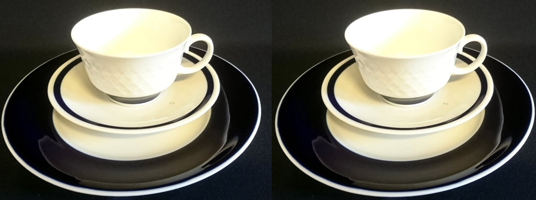 2er Set 3er KAFFEEGEDECK - Fine China Porzellan, Karo Relief Echt Kobalt Breite Linien Balken Motiv Dekor (BC)