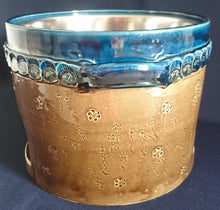 Lade das Bild in den Galerie-Viewer, FONDUE SET (4 Teilig) &quot;Brotzeit&quot; &quot;Studio Linie&quot; - Keramik / Steingut &amp; Metall, Antikes Abstraktes Kreise Striche Blüten Motiv Dekor, Bjön Wiinblad Design (BC)
