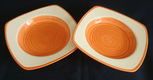 Lade das Bild in den Galerie-Viewer, SUPPENTELLER - Keramik / Steingut, Wirbel Kreise Spirale Rand Motiv Dekor (BC)
