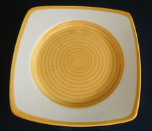 Lade das Bild in den Galerie-Viewer, 2er Set DESSERTTELLER - Keramik / Steingut, Wirbel Kreise Spirale Rand Motiv Dekor
