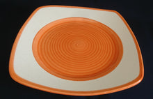 Lade das Bild in den Galerie-Viewer, 2er Set SPEISETELLER - Keramik / Steingut, Wirbel Kreise Spirale Rand Motiv Dekor
